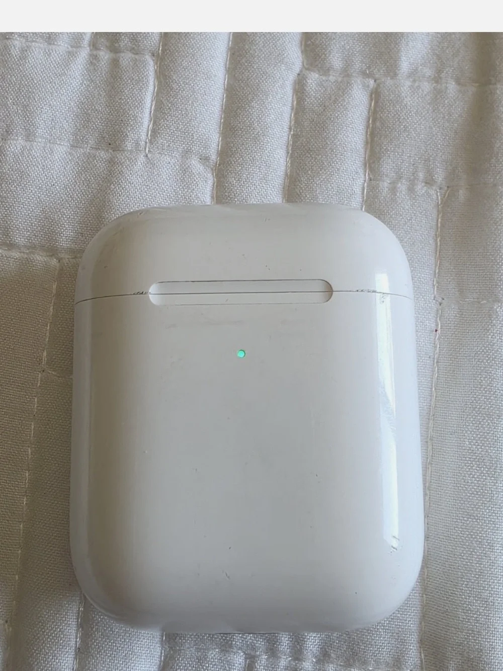 Apple White True Wireless Earbuds with Charging Case